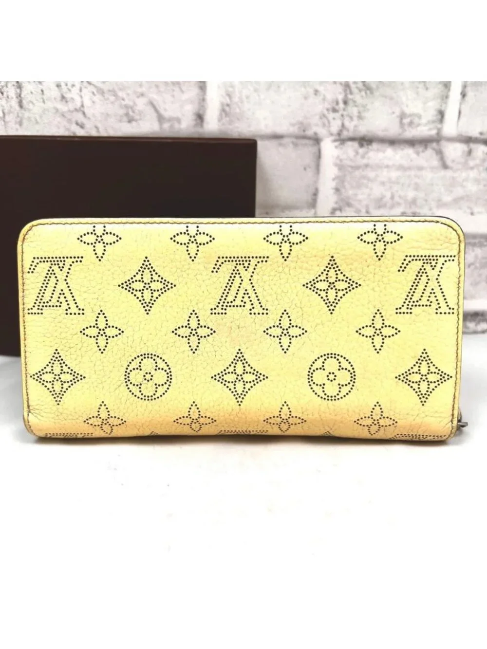 Louis Vuitton Built in Mahina Zippy Wallet Banana